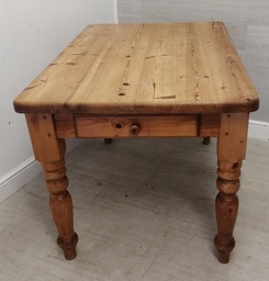 [HF15263] SOLID PINE DINING TABLE WITH DRAWER