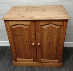 [HF15776] Pine Computer Cupboard